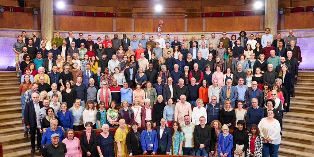 Photo de groupe des membres de la Convention Citoyenne sur la fin de vie du CESE